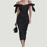 Sukienka Midi Bodycon Off-Shoulder z Akcentami Wstążek w Groszki