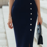 Elegancka sukienka midi bodycon z perłowym dekoltem i guzikiem