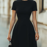 Klasyczna Elegancja Sukienka Midi w Kształcie Litery A