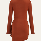 Sukienka bodycon z marszczeniem i długim rękawem