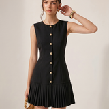 Sukienka mini bez rękawów z metalicznymi detalami, slim fit, plisowana