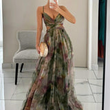 Elegancka Sukienka Maxi w Kwiatowy Wzór z Dekoltem w Serek