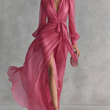 Elegancka Różowa Sukienka Chiffon z Dekoltem w Serek i Wiązaniem w Talii